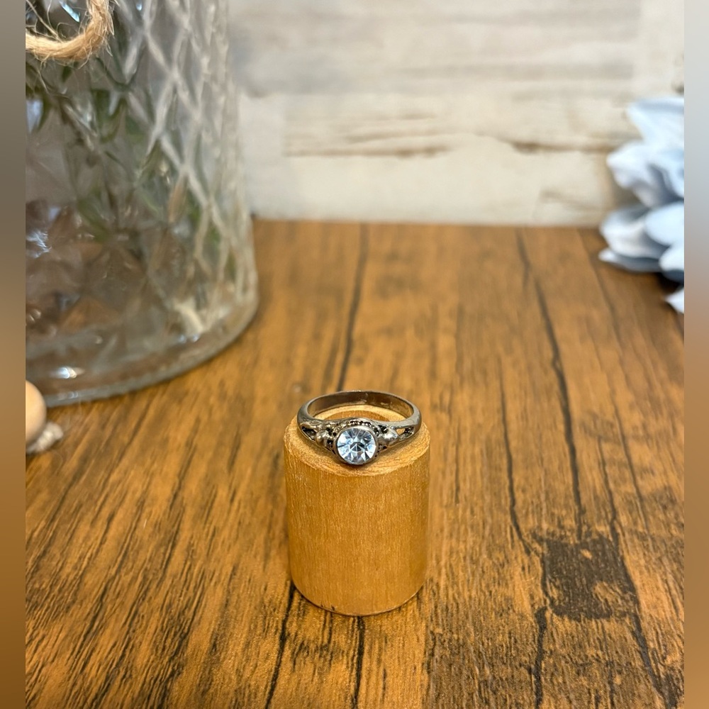 Elegant Sterling Silver Ring with Blue Gemstone Size 7